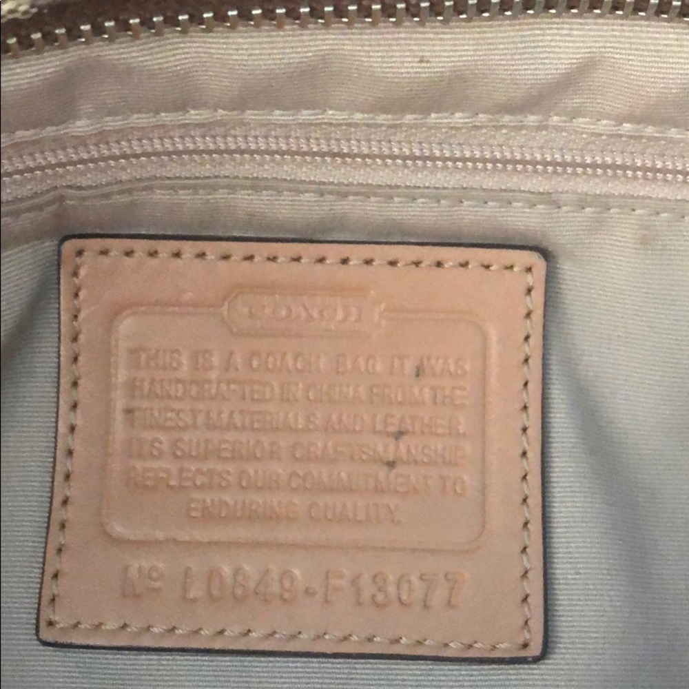 Coach Handbag 👜 - Picture 2 of 4